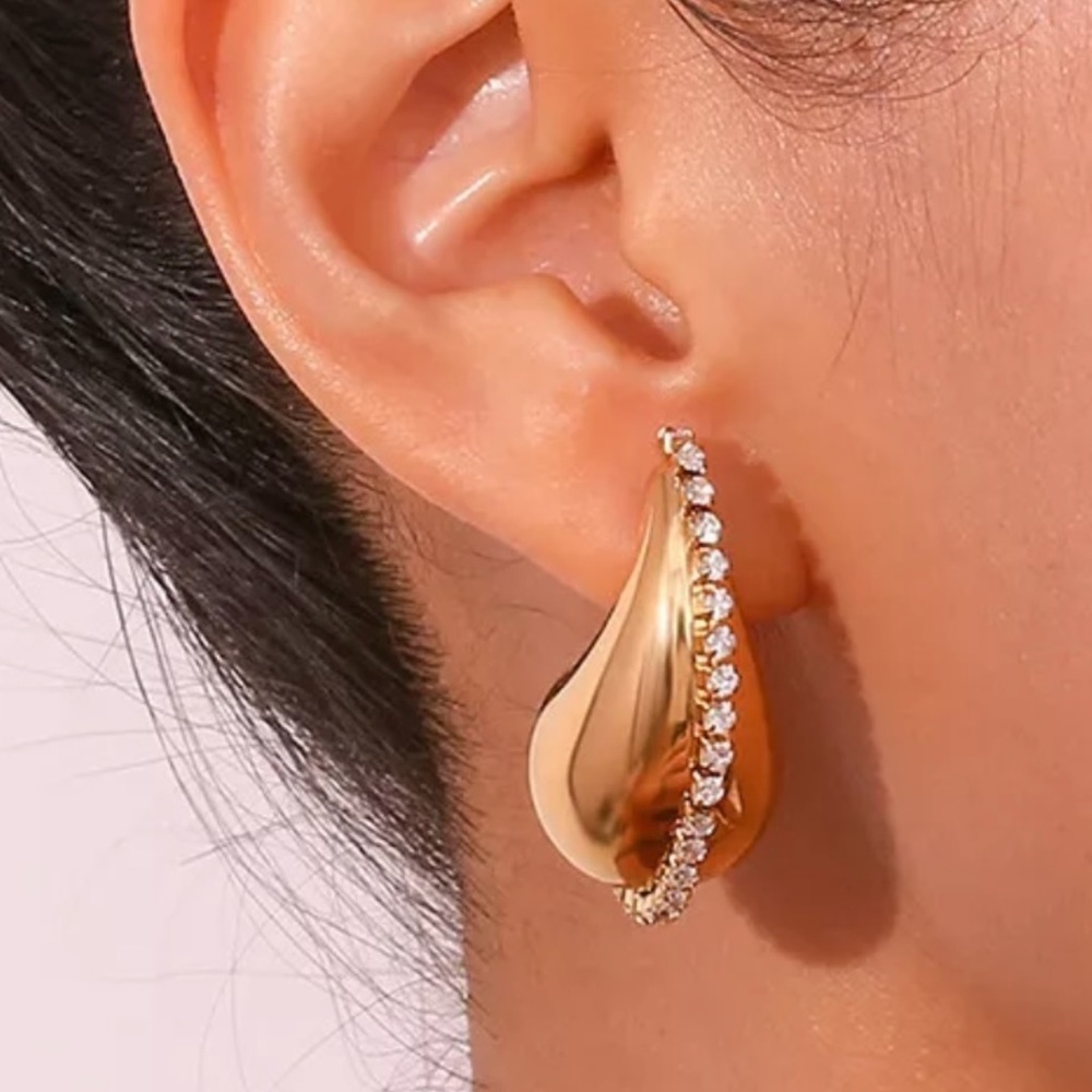 TEARDROP GOLD CHUNKY DOME EARRING WITH RHINESTONES NEW